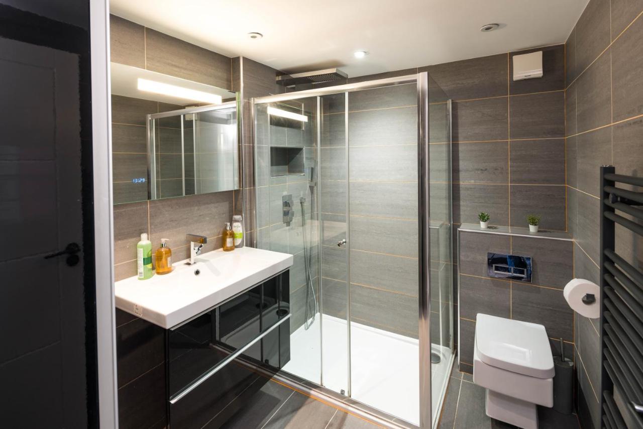 לונדון Cumberland 4 Double Bedroom In Pimlico מראה חיצוני תמונה