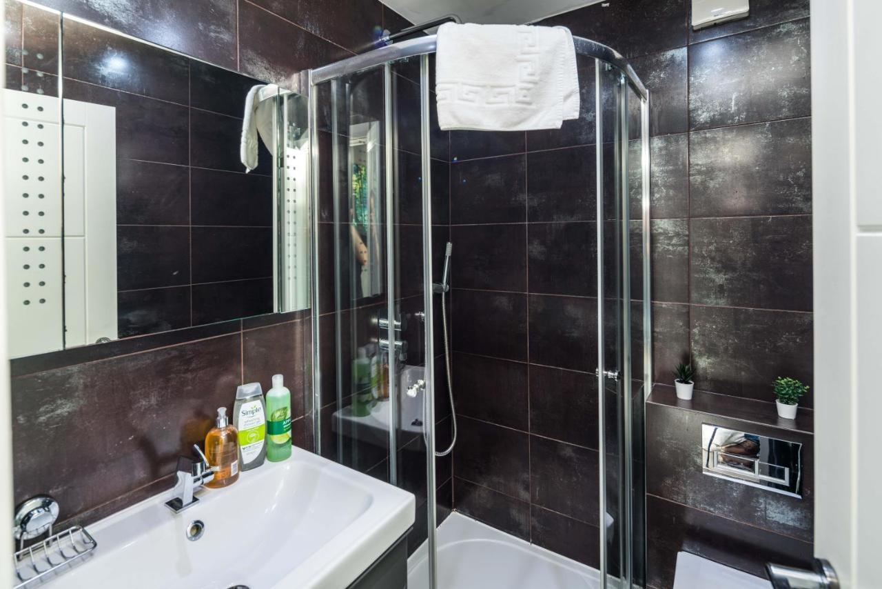 לונדון Cumberland 4 Double Bedroom In Pimlico מראה חיצוני תמונה